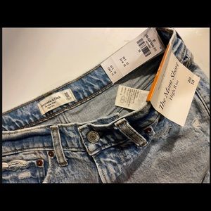 Abercrombie mom shorts 3”